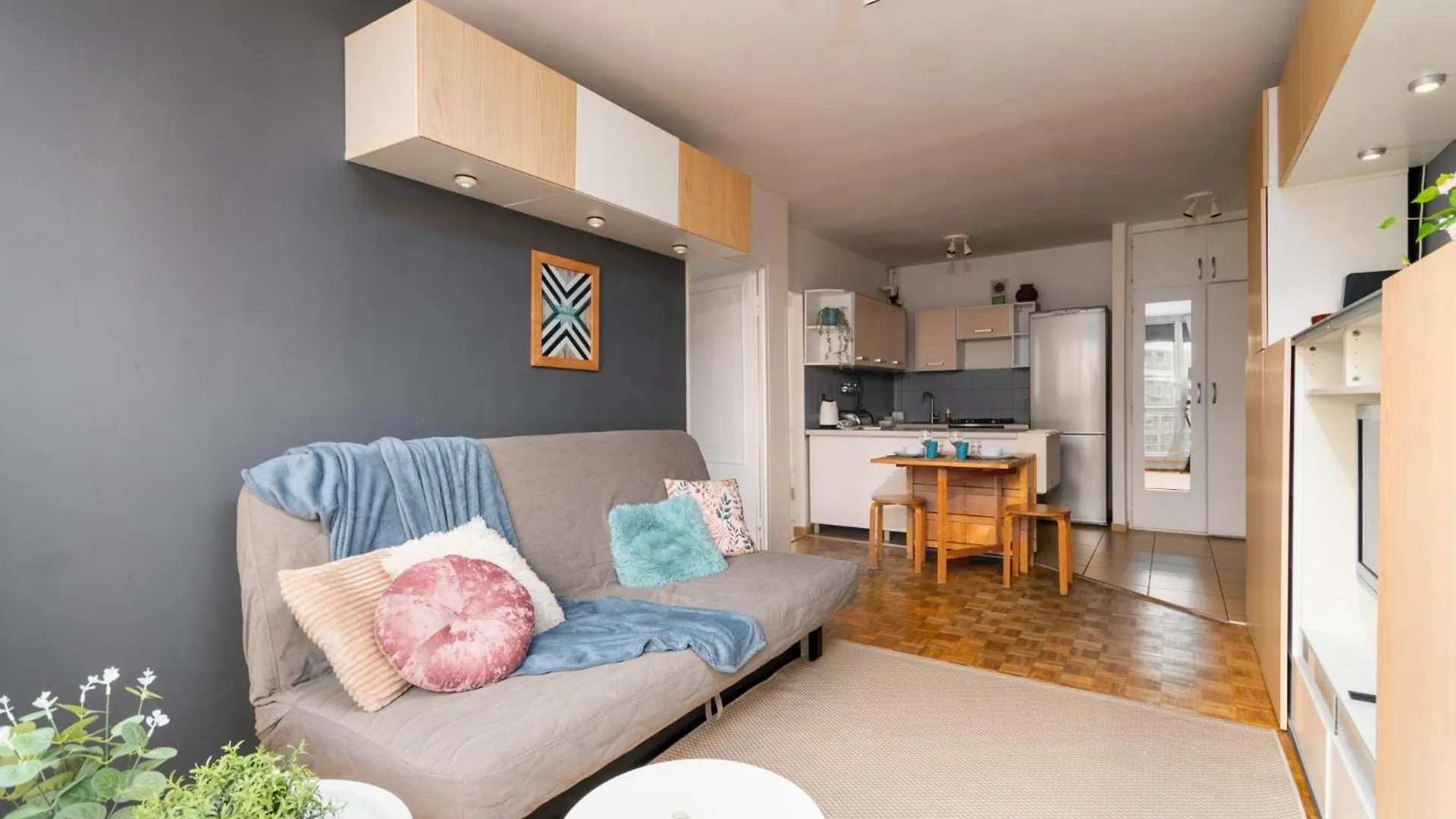 Zielinskiego Grey Apartment 브로츠와프