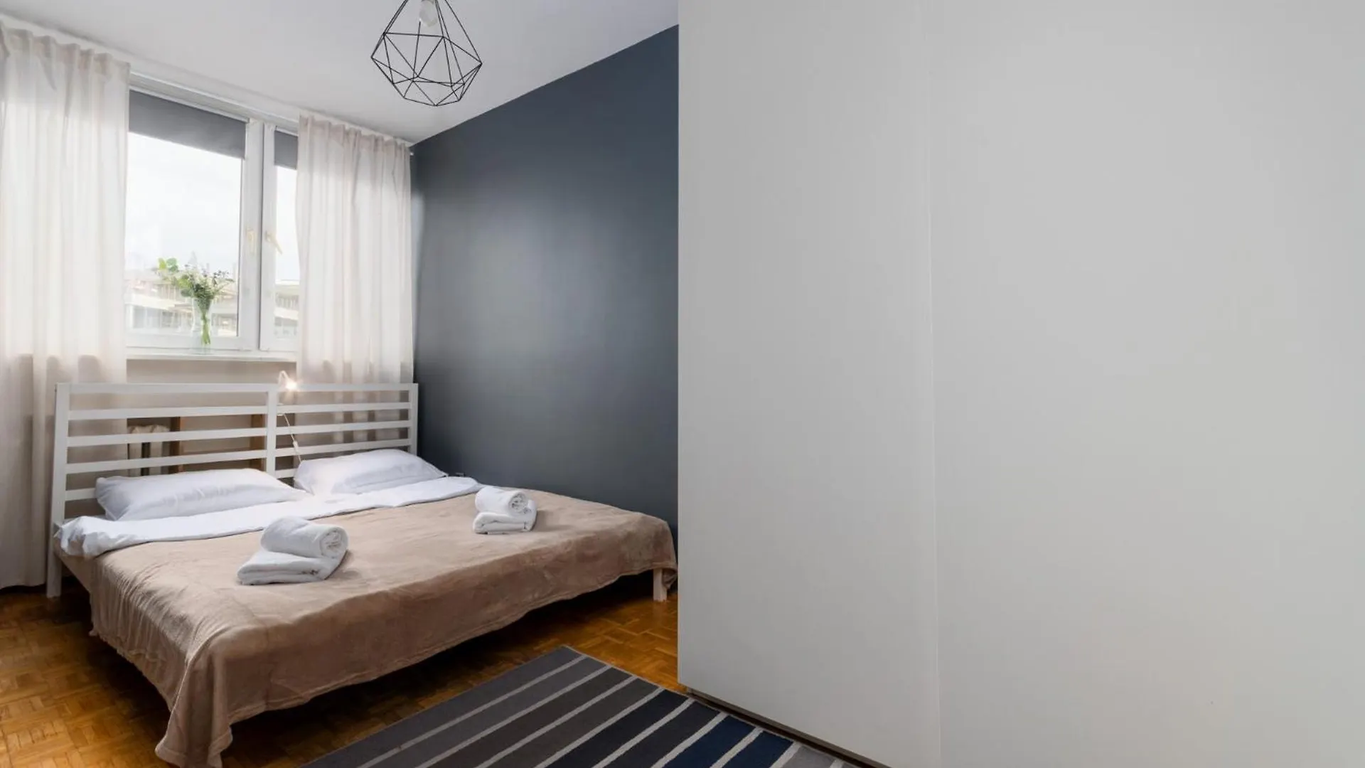 Zielinskiego Grey Apartment 브로츠와프